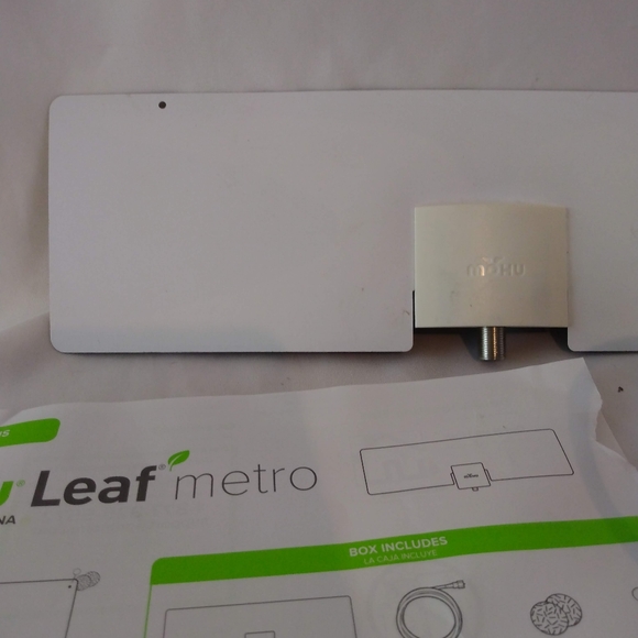 Mohu Leaf Metro Indoor HDTV Antenna - Picture 6 of 11